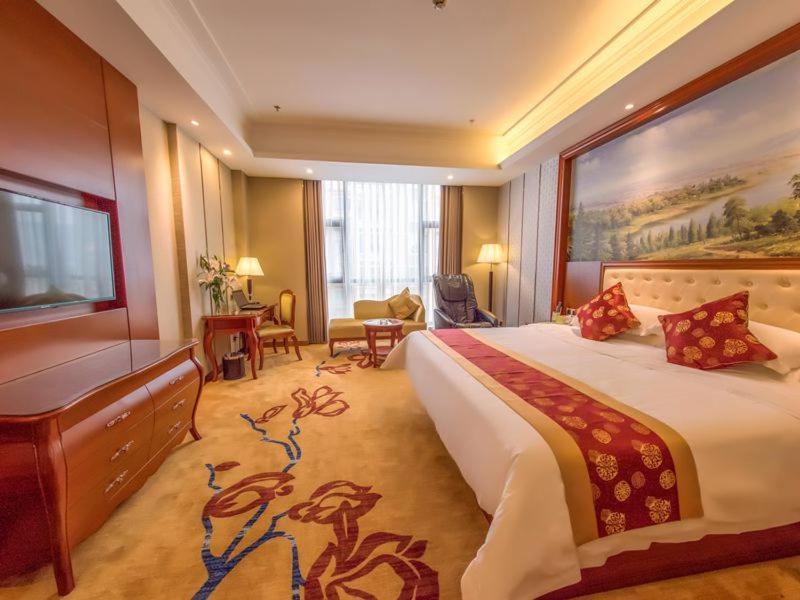 Vienna International Hotel Guangxi Duan Du'an Esterno foto