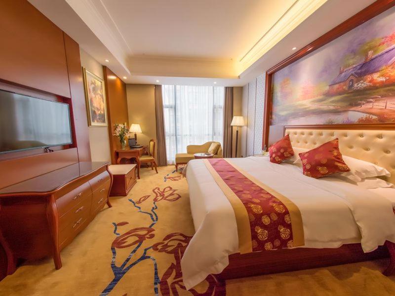 Vienna International Hotel Guangxi Duan Du'an Esterno foto