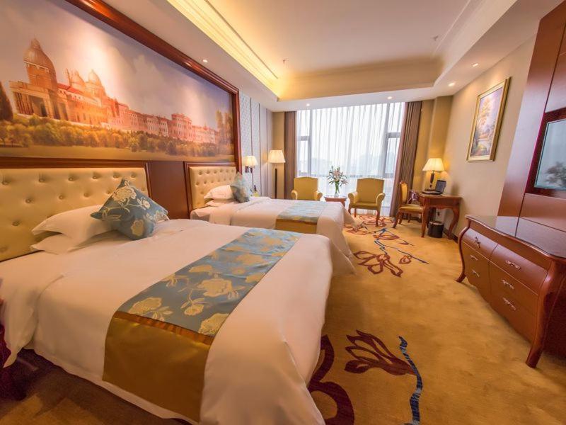 Vienna International Hotel Guangxi Duan Du'an Esterno foto