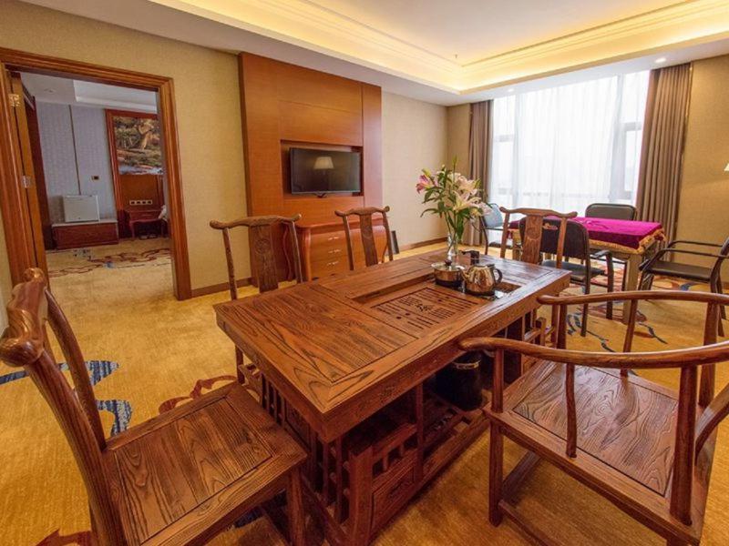 Vienna International Hotel Guangxi Duan Du'an Esterno foto
